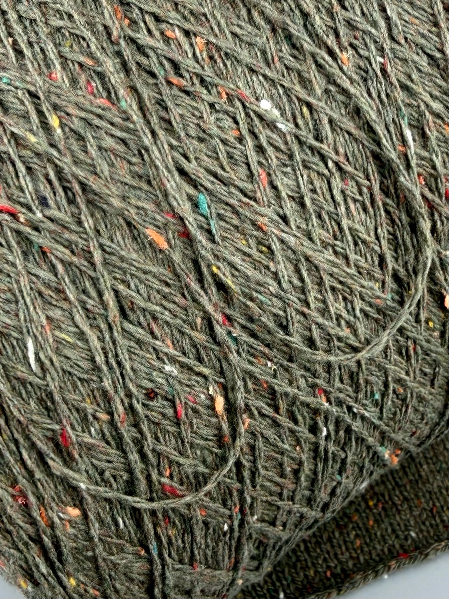 G&G Filati Tweedwool NM 3500 – Garn aus Merino & Seide Edler Oliv